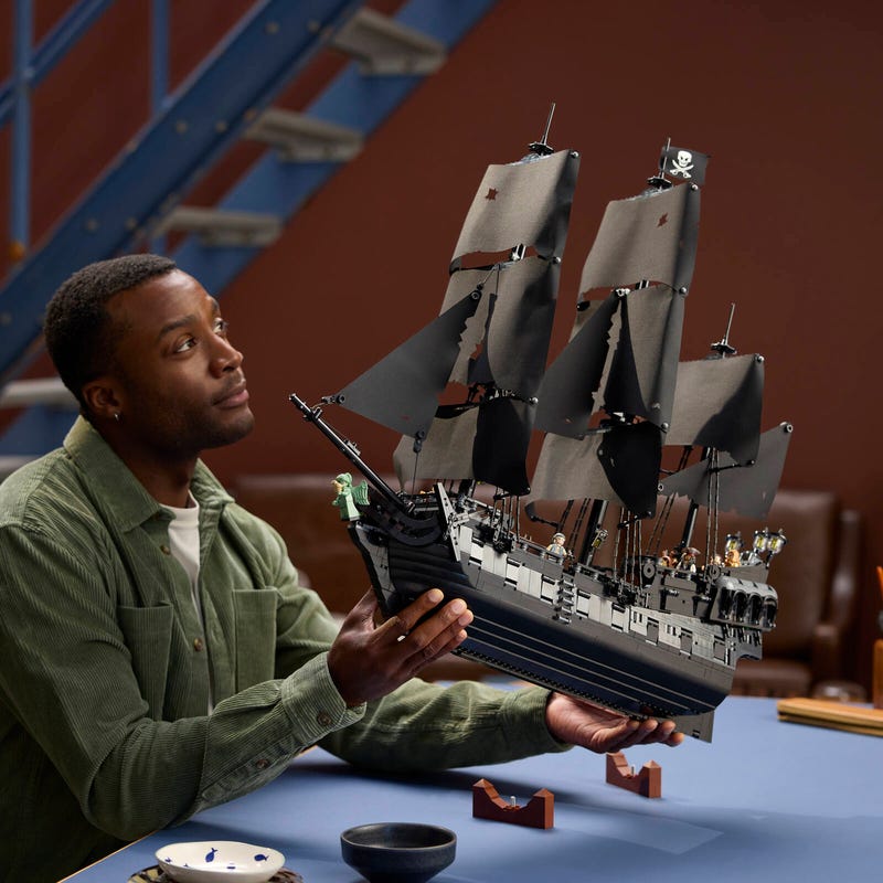 LEGO®Captain Jack Sparrow's Pirate Ship