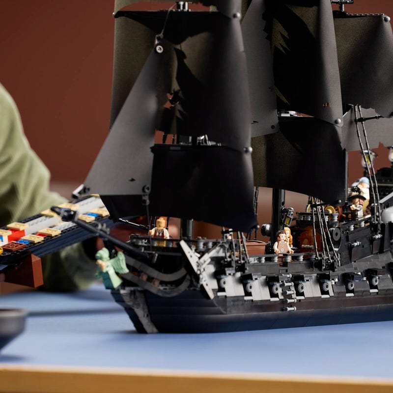 LEGO®Captain Jack Sparrow's Pirate Ship